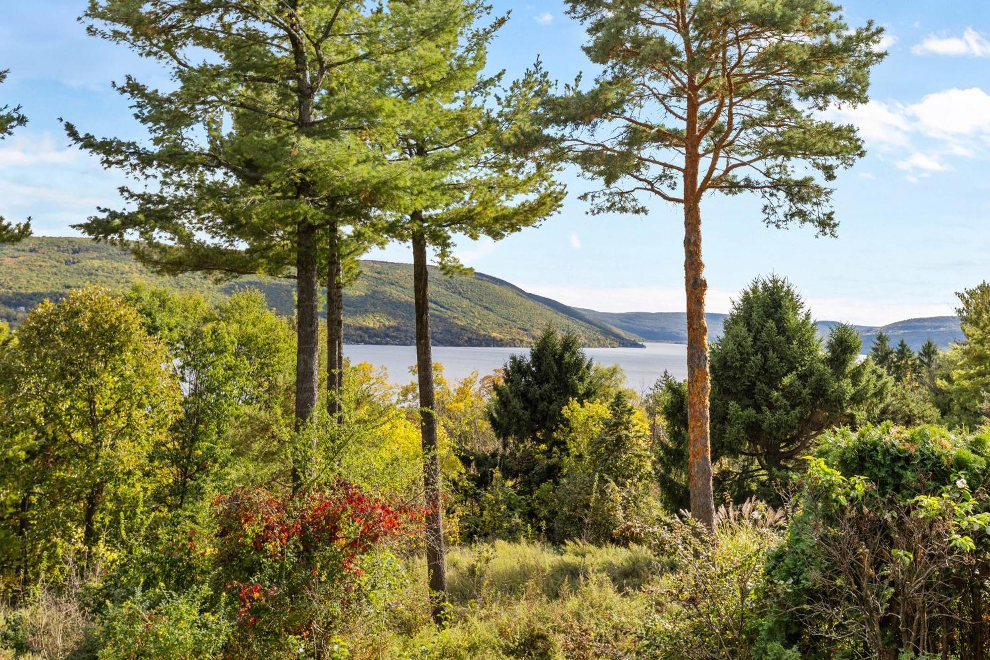 Canandaigua Lake Retreat With View And Private Beach Access, Foliage, Hike, And Ski Hotel Exterior photo